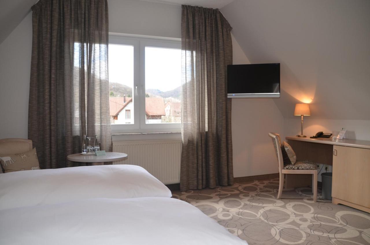 Castell & Restaurant Hotel 3*
