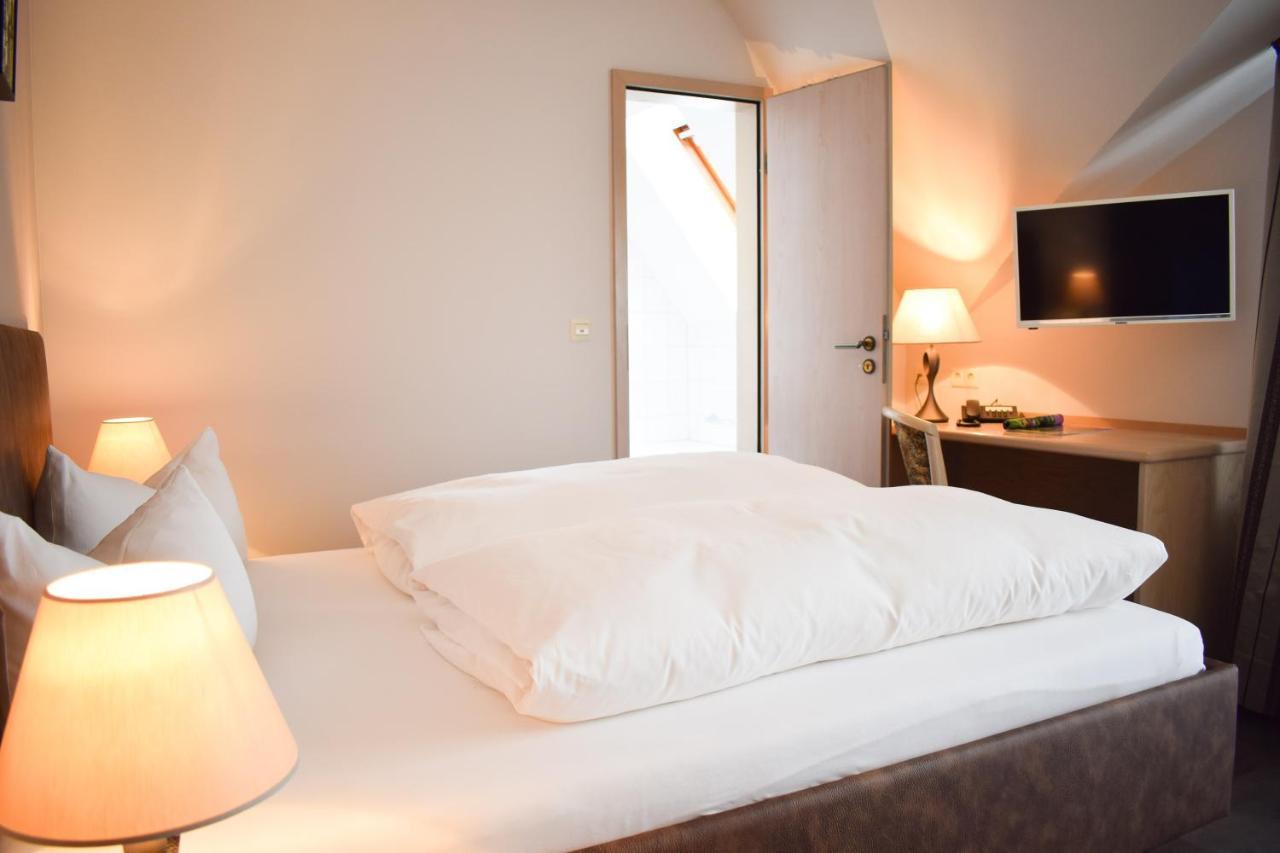 Castell & Restaurant Leinsweiler