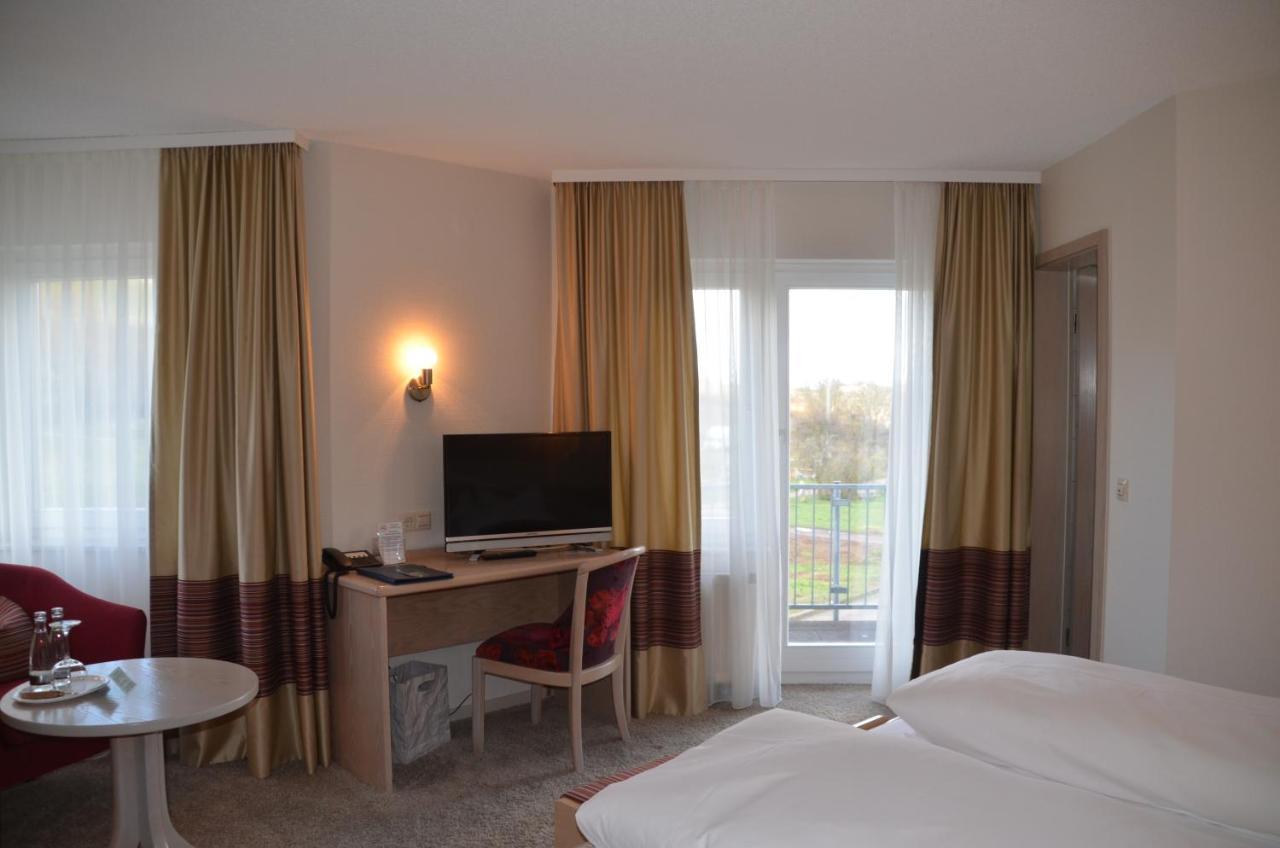 Castell & Restaurant Leinsweiler