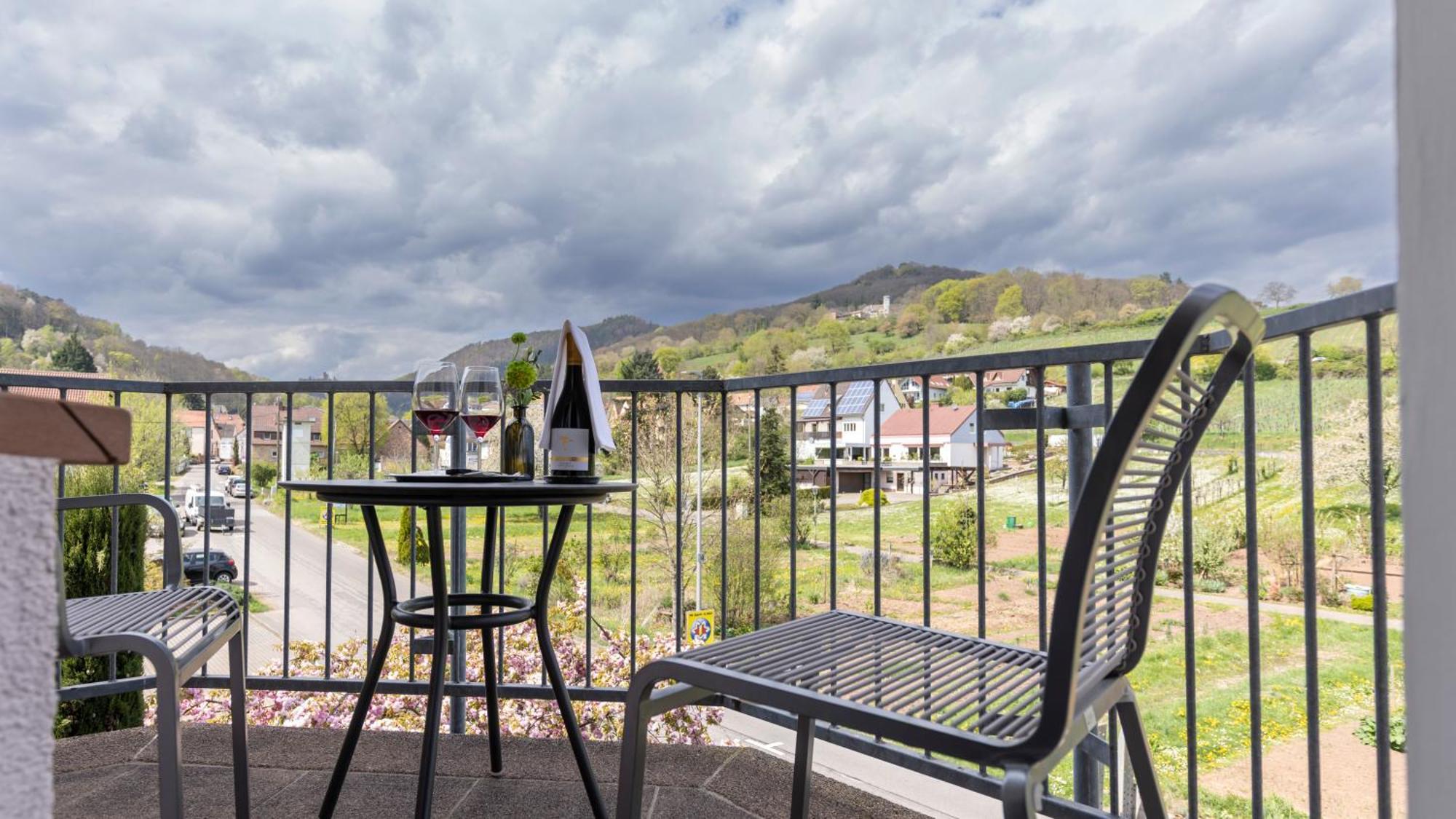 Castell & Restaurant Hotel