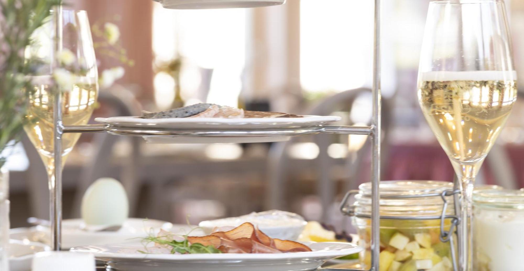 Castell & Restaurant Hotel