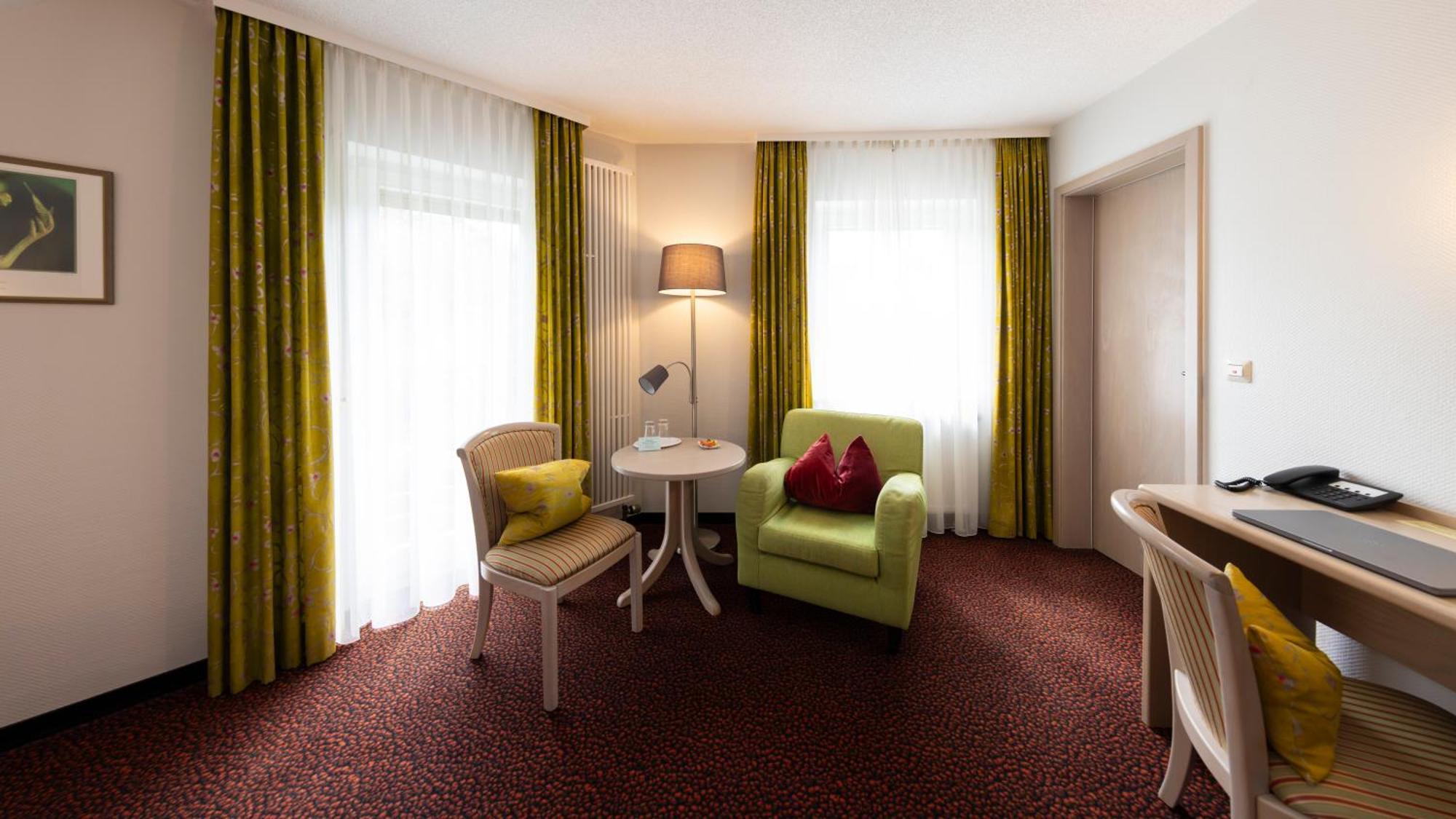 Castell & Restaurant Hotel 3*