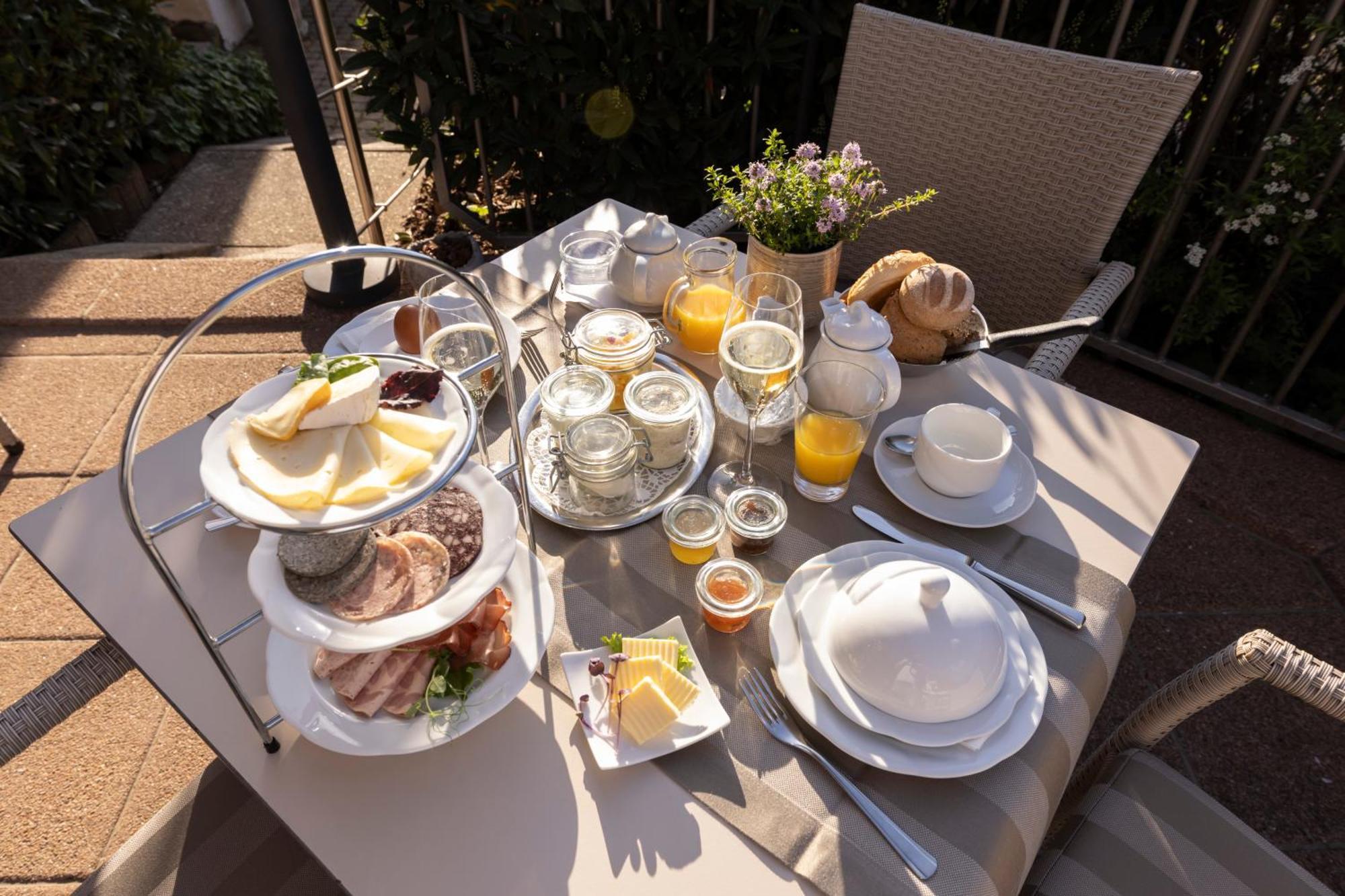 Castell & Restaurant Hotel Leinsweiler