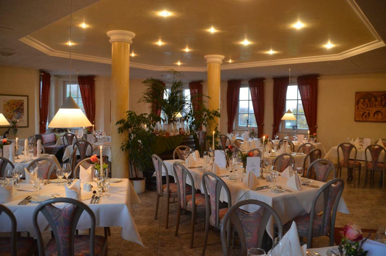 Castell & Restaurant